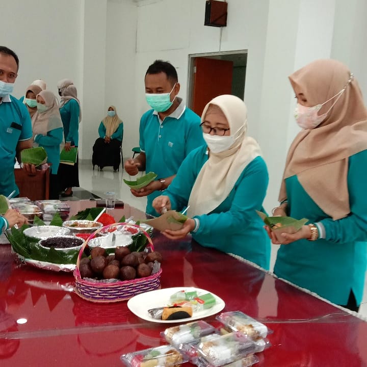 Mengucap syukur dengan sajian bubur madura